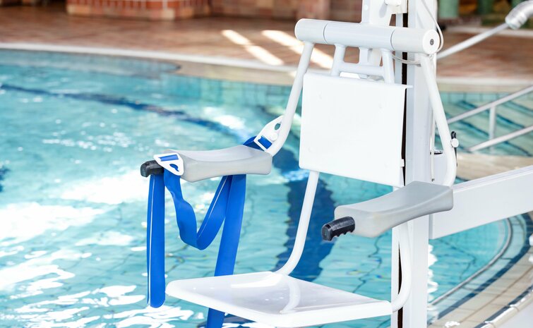 Sonnenhof-Therme Lifter im Therapiebecken