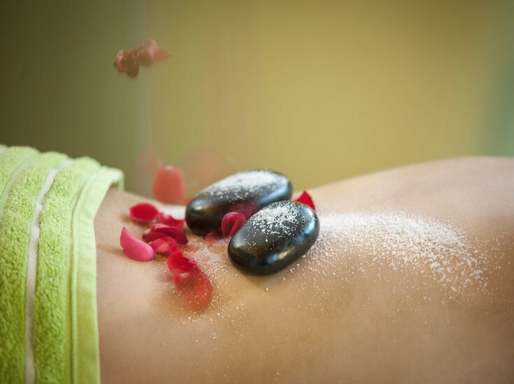 Hot-Stone-Massage in der Sonnenhof-Therme