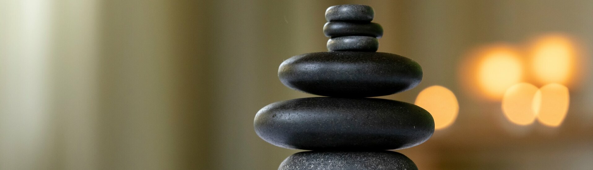 Steinpyramide Wellness