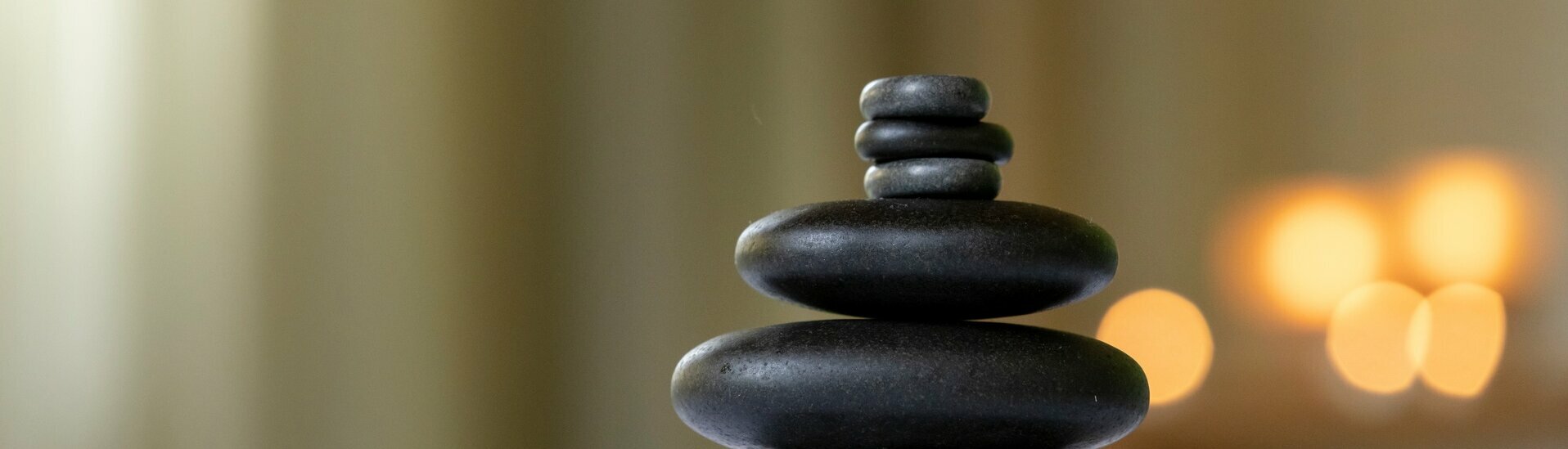 Steinpyramide Wellness