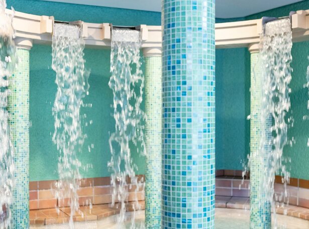 Kaskadenbecken der Sonnenhof-Therme