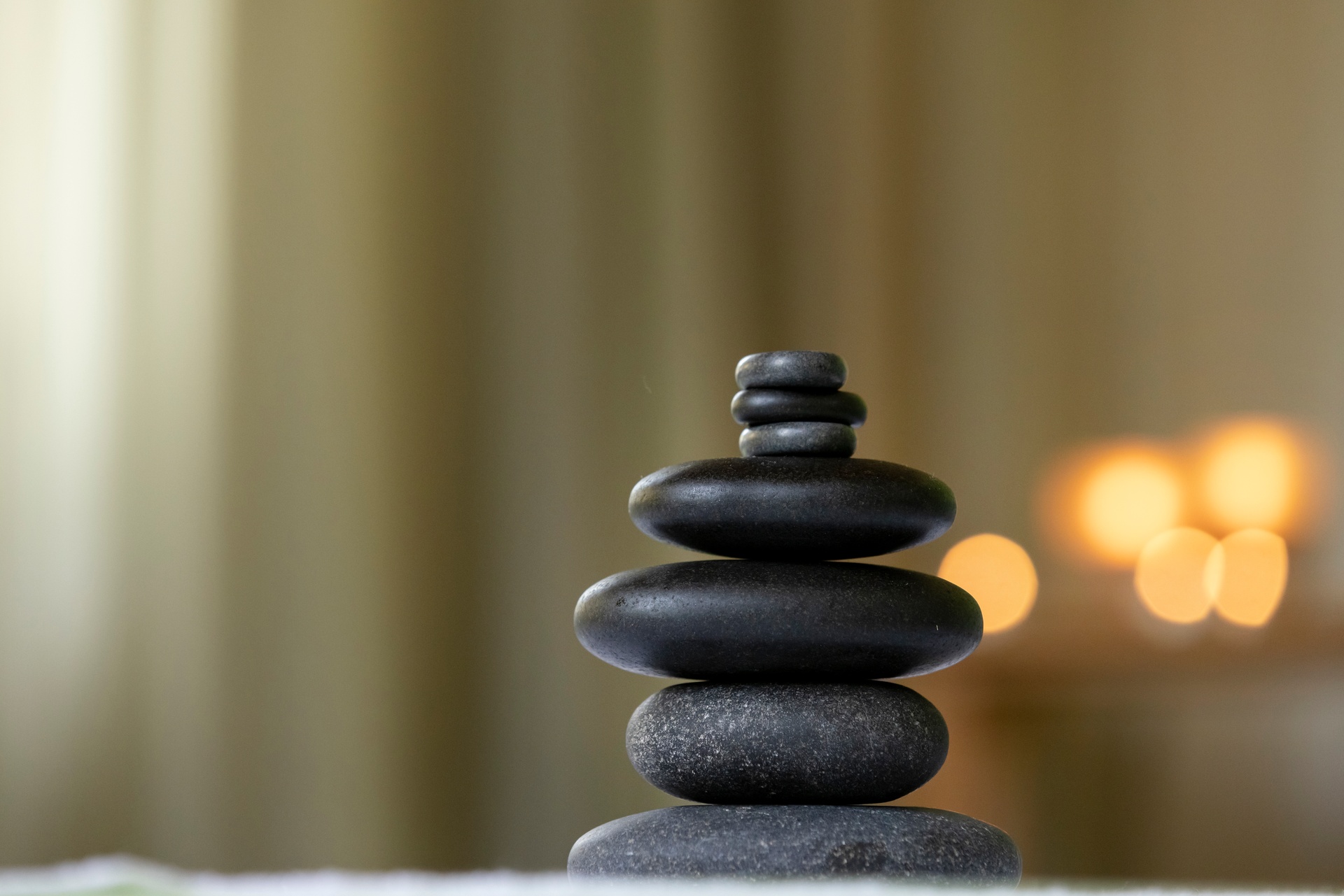 Steinpyramide Wellness